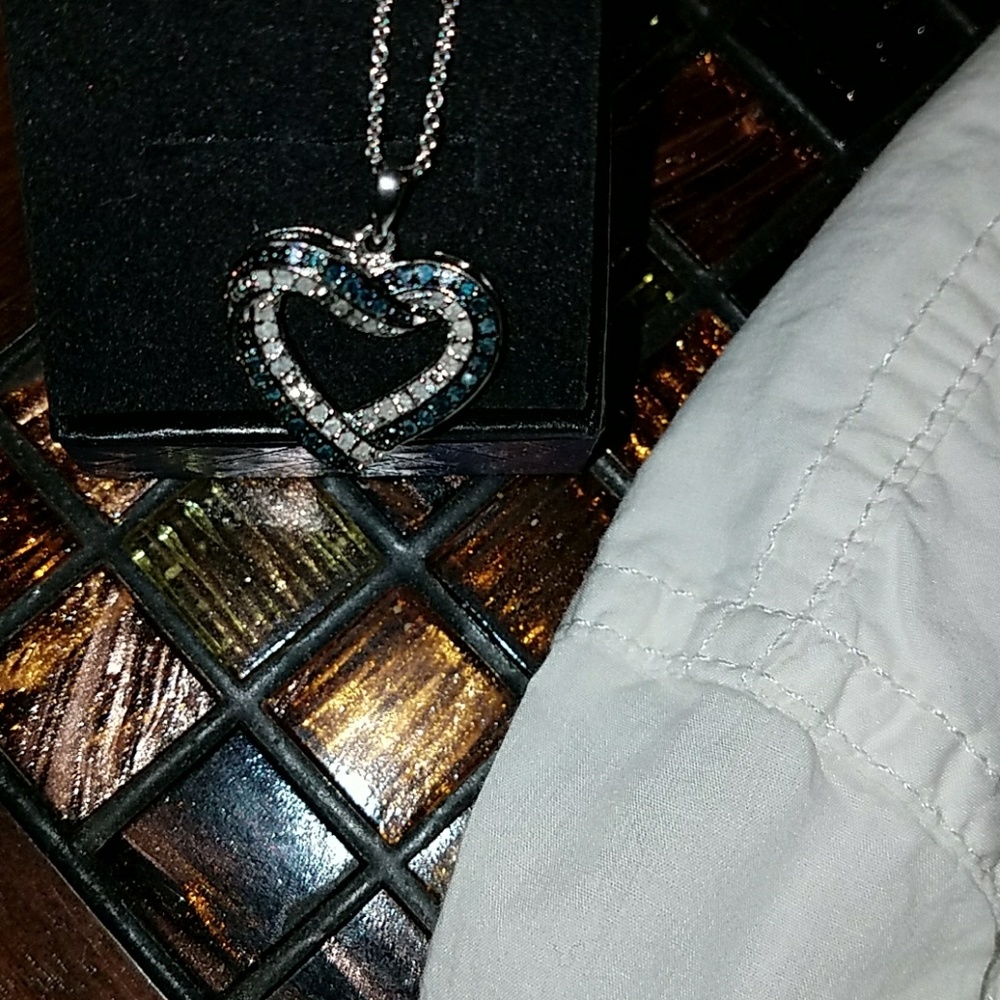 Necklace - Picture 3 of 3